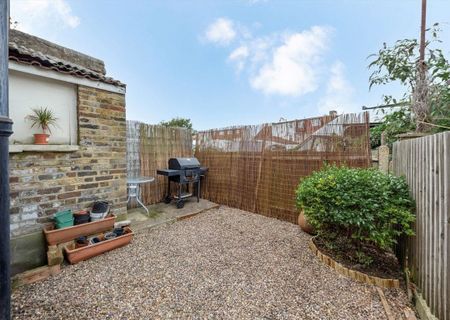 Hereward Road, SW17 7EY, London - Photo 5