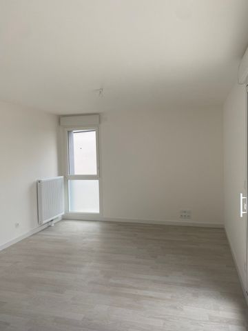 Location Appartement 3 pièces 63m² ST JEAN DE LA RUELLE 45140 - Photo 4