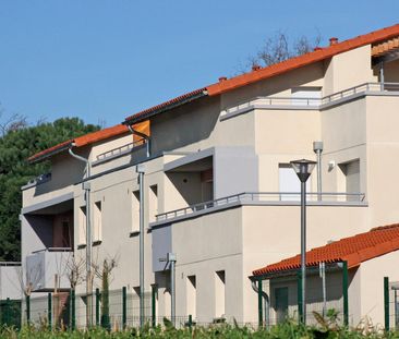 location Appartement T2 DE 42.8m² À ST ORENS DE GAMEVILLE - Photo 3