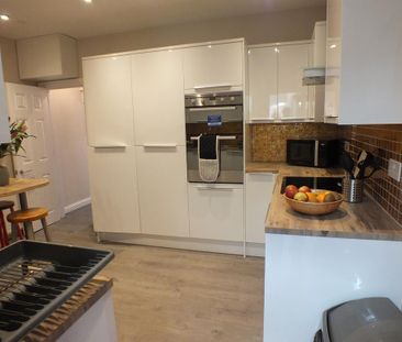 1 bedroom in a house share to rent - Photo 6