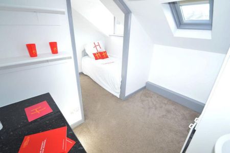 4 bedroom flat to rent - Photo 3