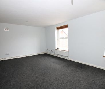 2 bedroom maisonette to rent - Photo 4