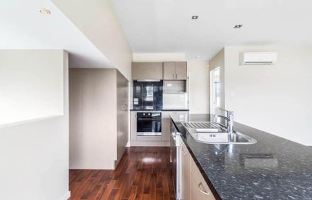 City Fringe Living - Photo 4