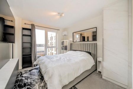3 bedroom flat to rent - Photo 4