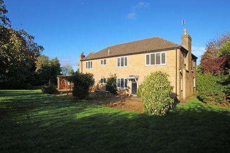 Ringstead Grange, Ringstead, NN14 - Photo 4