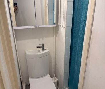 Studio Flat, Sheldrick Close, SW19 - Photo 5