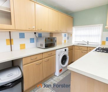 3 Bedroom House - End Terrace - Photo 6