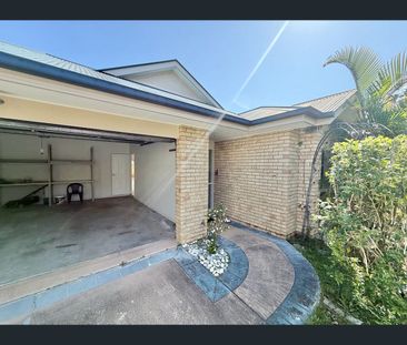 19 Tourangeau Crescent, Varsity Lakes, Qld 4227 - Photo 5