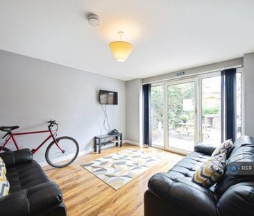 1 bedroom in a house share to rent - Photo 2