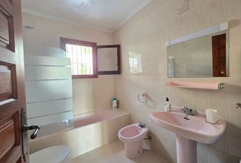 SPACIOUS VILLA FOR RENT FOR LONG TERM INCLUDING SUMMER