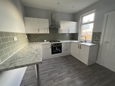 Wood Lane, Carlton, S71, Barnsley - Photo 4