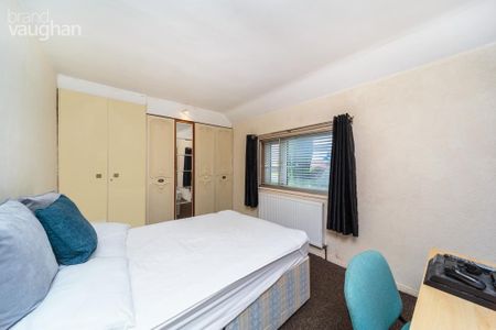 4 bedroom semi-detached house to rent - Photo 5