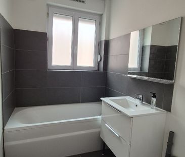 Location Appartement 2 pièces 50m² LILLE 59000 - Photo 6