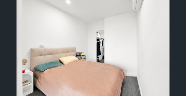 1 bedroom apartment in the heart of Moonee Ponds - Photo 1