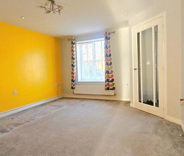 3 bedroom semi-detached house to rent - Photo 4