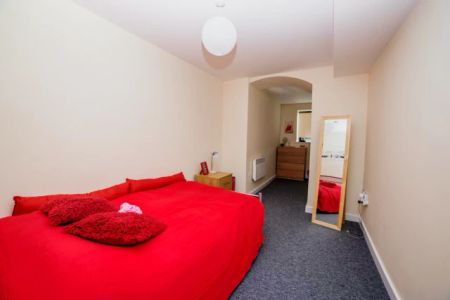 3 Bed - Photo 3