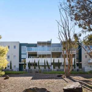 Ideally located 2 bedroom apartment - Photo 3