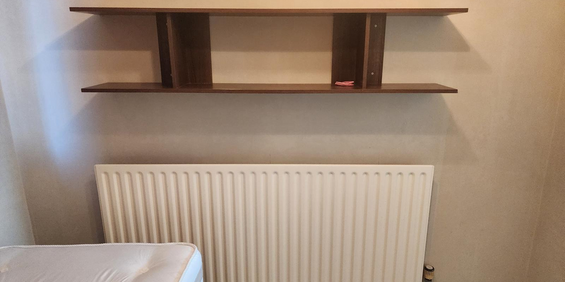 1 bedroom in a house share to rent - Photo 3