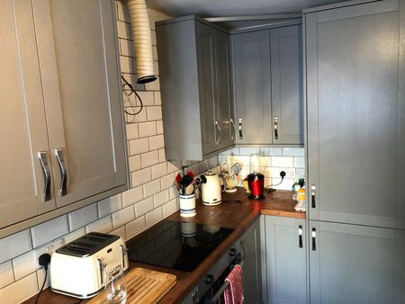 2 Bed Flat, Great Junction Street, EH6 - Photo 4