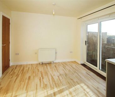 3 bedroom end of terrace house to rent - Photo 1