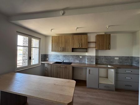 Location Appartement 3 pièces 60m² TOURVES 83170 - Photo 2