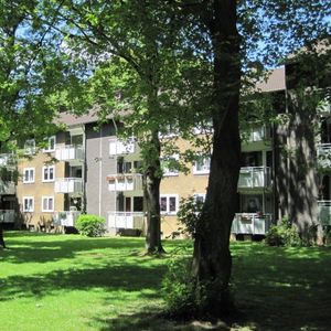 Ach für Senioren!!! Schöne 3-Zimmer-EG-Wohunung mit Dusche und Balkon - Foto 2
