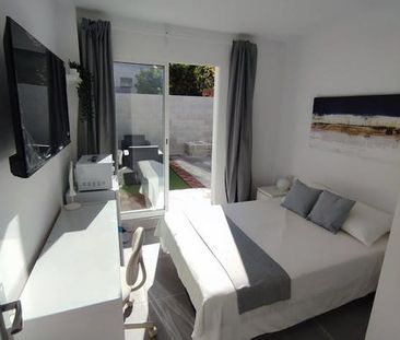 Avinguda de lOnze de Setembre, El Prat de Llobregat, Catalonia 08820 - Photo 4