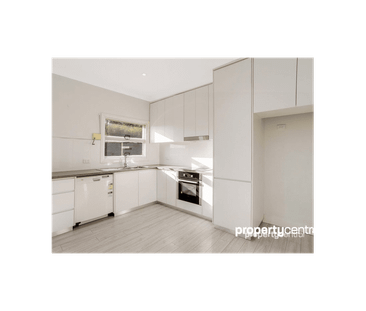 Comfortable & Well-Kept 3-Bedroom Home with Spacious Backyard & Mod... - Photo 2