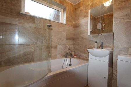 2 bedroom maisonette to rent - Photo 5