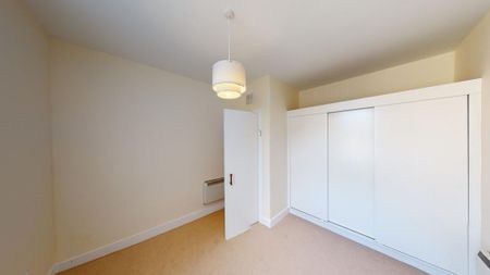 3 bedroom flat to rent - Photo 2