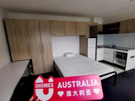 Studio Corner - Photo 3