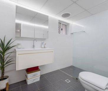 MODERN & IMMACULATE THROUGHOUT - Photo 1