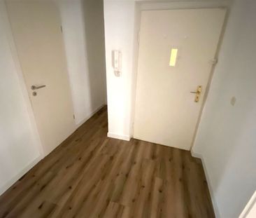 Ruhige Lage! Tolle 2-Zi. Whg mit Balkon, Bad mit Fenster! - Photo 3