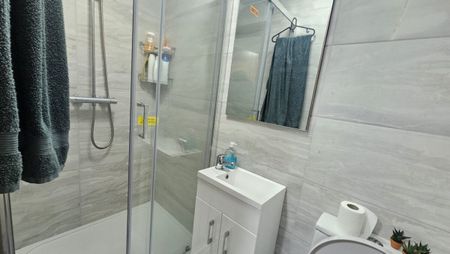 Ealing, W3, London - Photo 3
