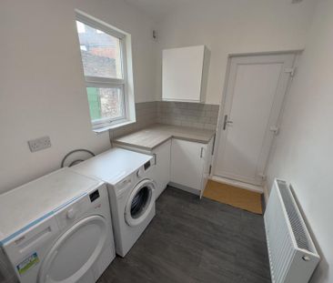 1 bedroom in a house share to rent - Photo 5