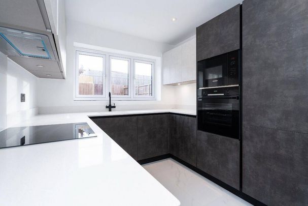 4 bedroom semi-detached house to rent - Photo 1