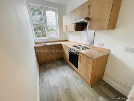 3 bedroom property to rent in Westcliff On Sea - Photo 2