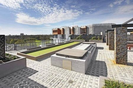 2 BEDROOM IN GREAT LOCATION - Photo 4