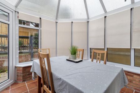 5 bedroom semi-detached house to rent - Photo 5