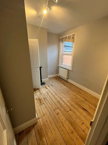 4 Bed Terraced House, Norris Road, RG6 - Photo 3