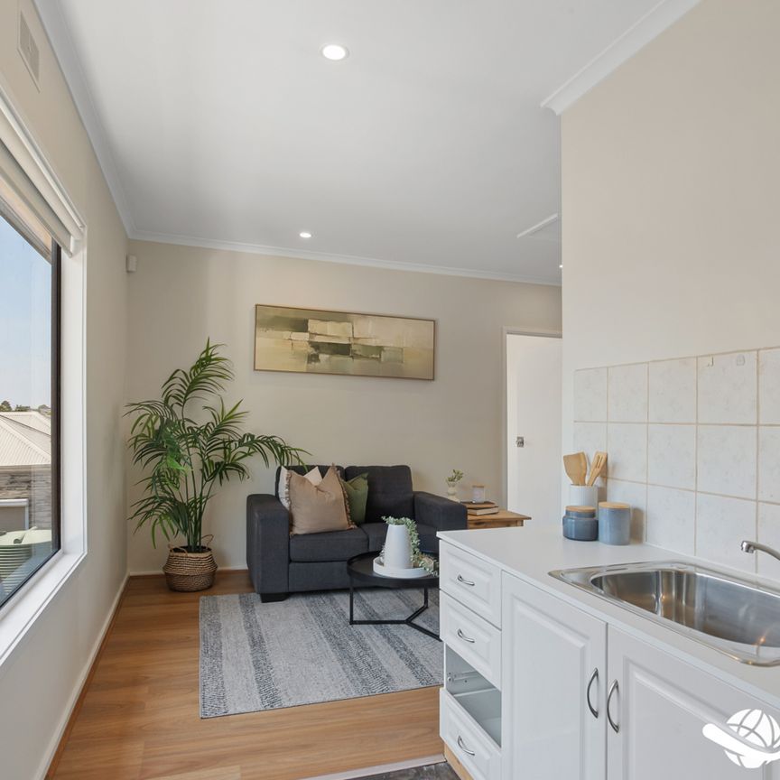 Spacious Family Home with 7 Bedrooms in Prime Sunshine North Location - Photo 1