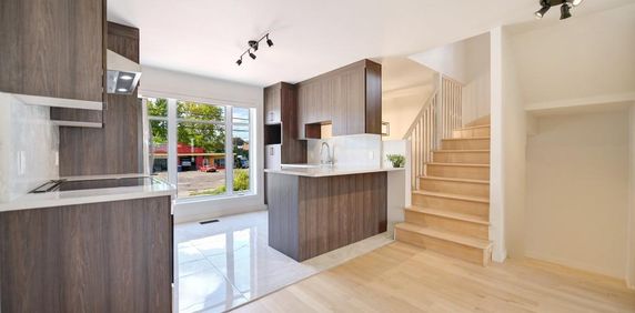 Maison en rangé à louer aux abords de la rivière des Prairies à Laval - Photo 2