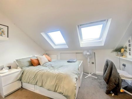 1 bedroom in a house share to rent - Photo 2