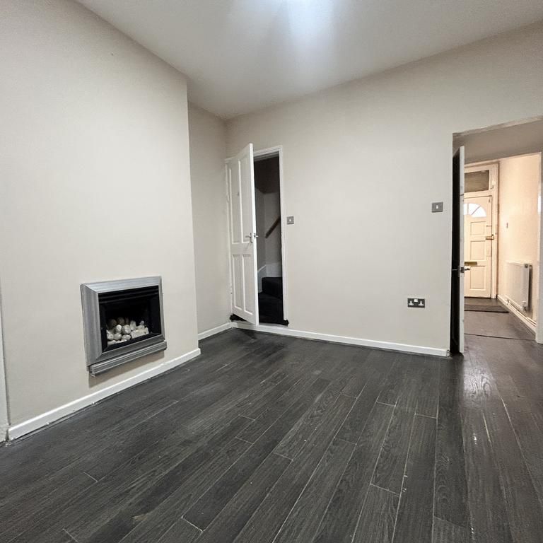 4 bedroom house to rent - Photo 1