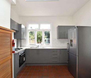 Empress Avenue, Aldersbrook, E12 - Photo 2