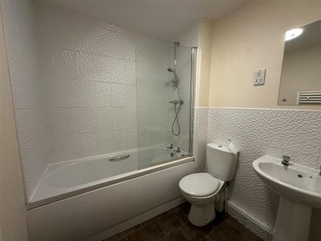 2 bedroom semi-detached house to rent - Photo 5