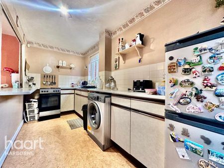 2 bedroom semi-detached house to rent - Photo 5