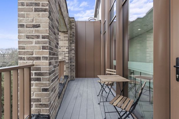 Studio Flat, Hanger Lane, W5 - Photo 1