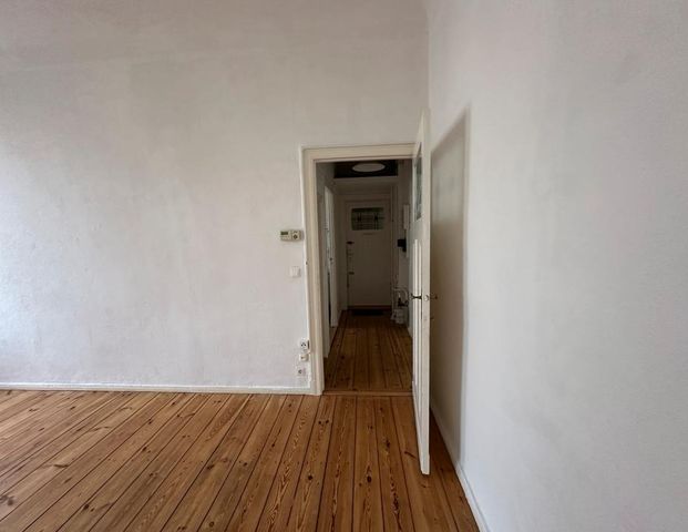 1 Zimmer Altbauwohnung in Charlottenburg/ frei zum 1.12 - Foto 1