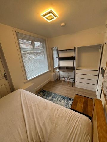 4 bedroom house share to rent - Photo 2